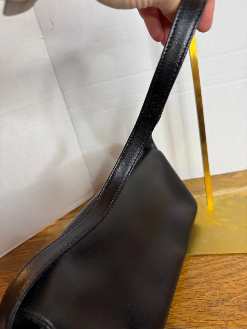Eddie Bauer Black Genuine Leather Shoulder Bag Minimalist Shoulder Purse EUC